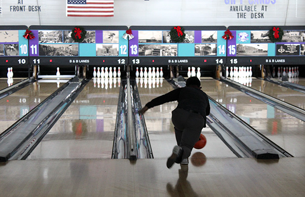Bowling Meetups Provide International Teachers the Chance to Play